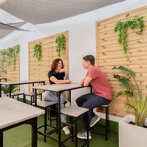 Albergue Casa Barcelo Camp Nou Barcelona 